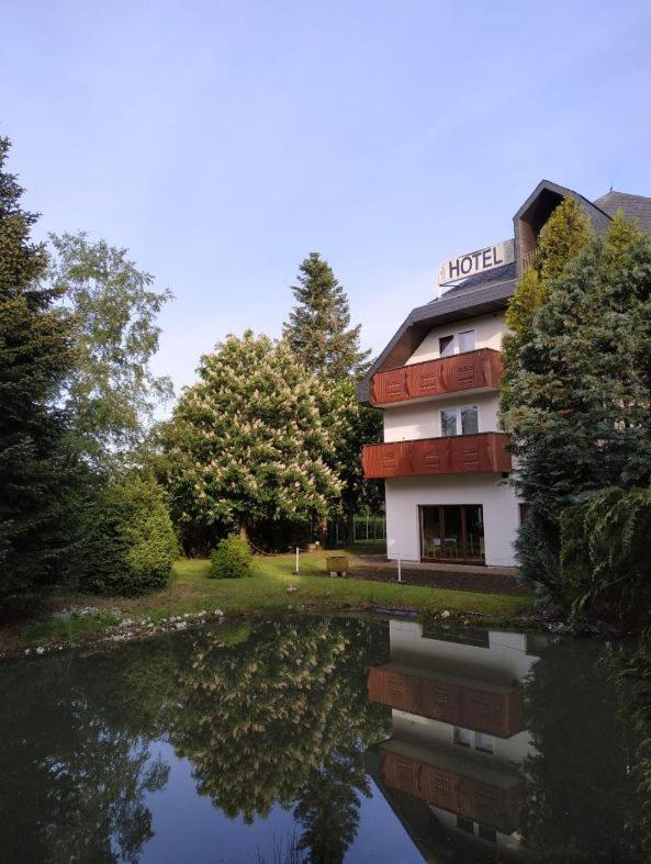 Zenner'S Landhotel Newel エクステリア 写真